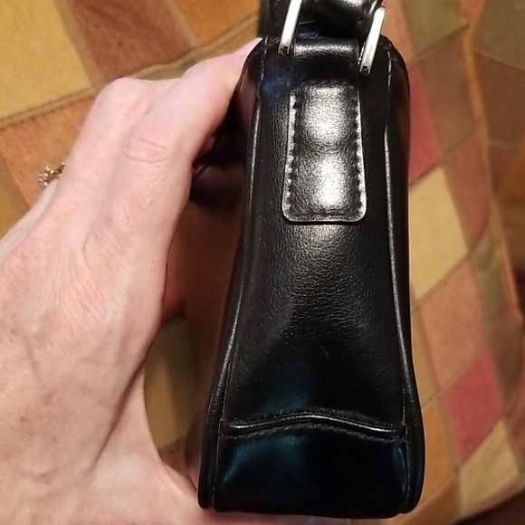 EUC Villager Liz Claiborne Black Handbag. - Picture 7 of 9